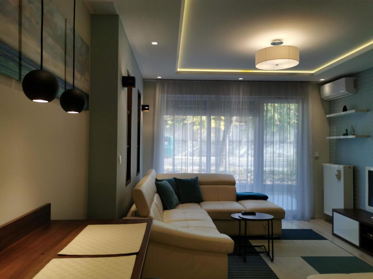 Luna Apartment Будапеща Екстериор снимка