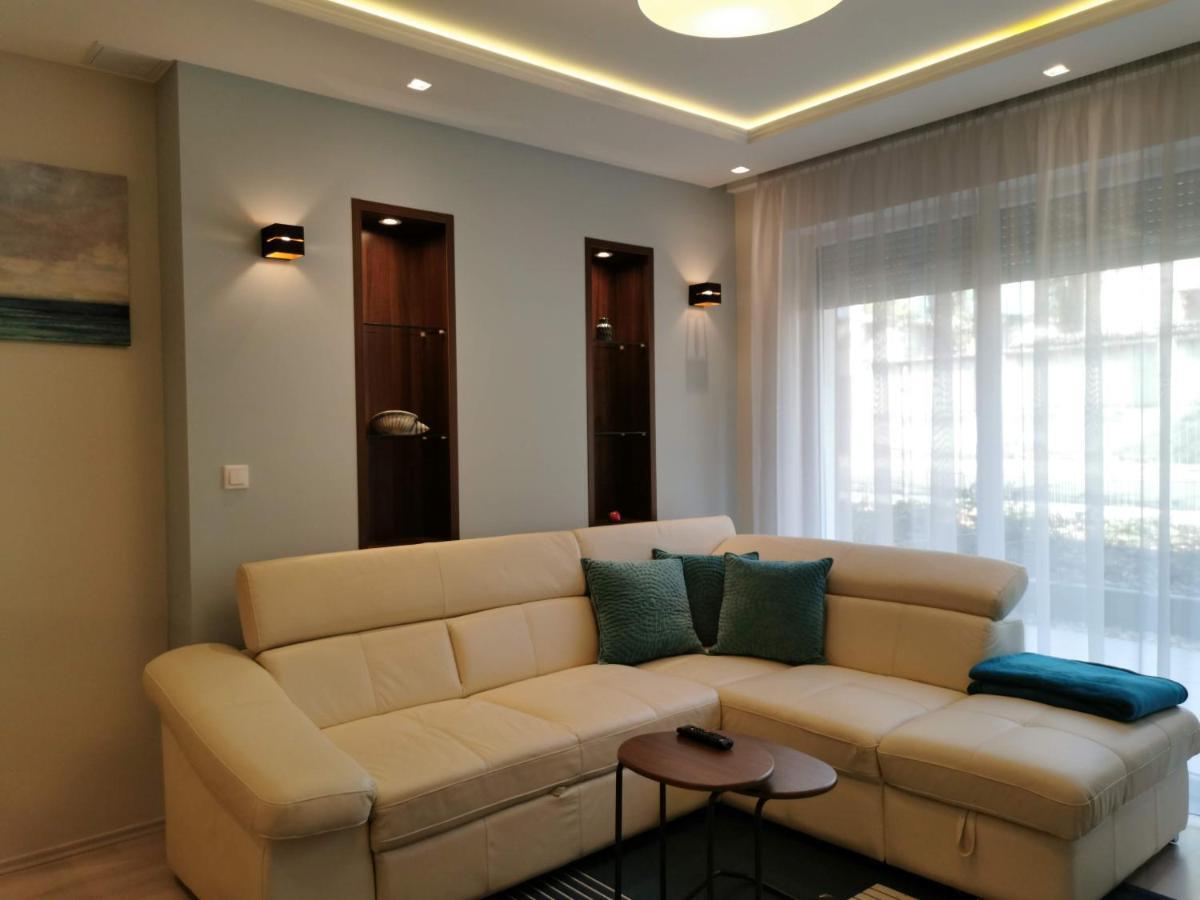 Luna Apartment Будапеща Екстериор снимка